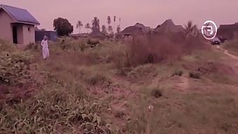 Hausa Fulani Получает 100 Тысяч От Oga Bang За Быстрый Минет В Машине.