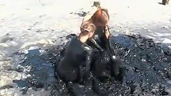 Русские Девочки-Подростки Абелина И Валентина Балуются Грязными Играми.