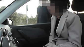 Fransk Amatørkone Engagerer Sig I Offentlig Sex Og Ekshibitionisme